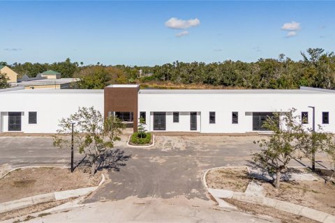 Commercial property in Bradenton, Florida № 2109241