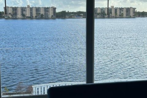 Condo in Miami, Florida, 1 bedroom  № 1999375