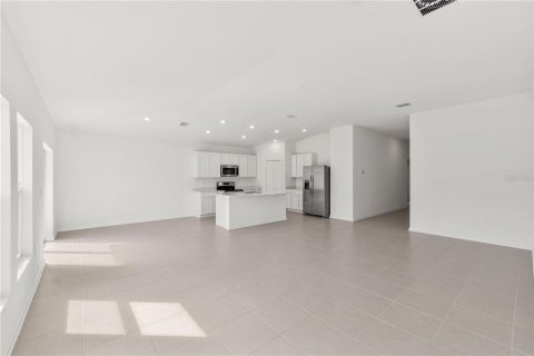 Villa ou maison à louer à Kissimmee, Floride: 4 chambres, 179.86 m2 № 2405234 - photo 8