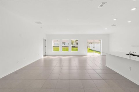 Villa ou maison à louer à Kissimmee, Floride: 4 chambres, 179.86 m2 № 2405234 - photo 7