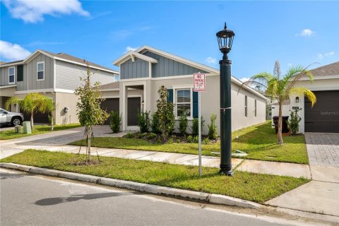 Villa ou maison à louer à Kissimmee, Floride: 4 chambres, 179.86 m2 № 2405234 - photo 4