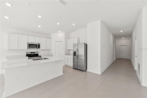 Villa ou maison à louer à Kissimmee, Floride: 4 chambres, 179.86 m2 № 2405234 - photo 10