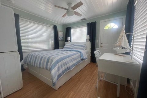 House in Gulfport, Florida 2 bedrooms, 57.97 sq.m. № 1679103 - photo 22