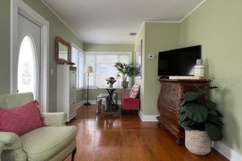 House in Gulfport, Florida 2 bedrooms, 57.97 sq.m. № 1679103 - photo 4