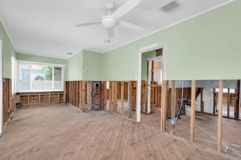 House in Gulfport, Florida 2 bedrooms, 57.97 sq.m. № 1679103 - photo 7