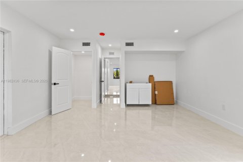 Снять в аренду виллу или дом в Майами-Гарденс, Флорида 5 спален, 133.04м2, № 2047468 - фото 23