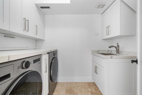Купить виллу или дом в Майами, Флорида 3 спальни, 329.06м2, № 1695815 - фото 22