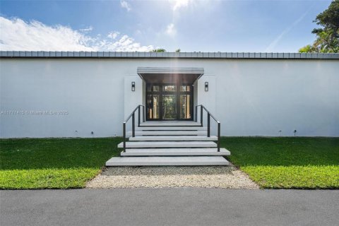 Купить виллу или дом в Майами, Флорида 3 спальни, 329.06м2, № 1695815 - фото 2