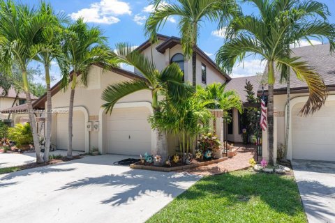 Townhouse in Miami, Florida 4 bedrooms, 154.96 sq.m. № 1958118 - photo 5