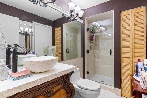 Townhouse in Miami, Florida 4 bedrooms, 154.96 sq.m. № 1958118 - photo 22