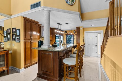 Townhouse in Miami, Florida 4 bedrooms, 154.96 sq.m. № 1958118 - photo 10