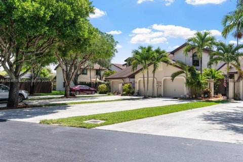 Townhouse in Miami, Florida 4 bedrooms, 154.96 sq.m. № 1958118 - photo 3