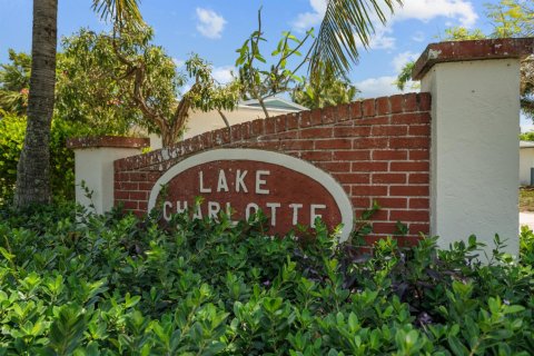 Casa en venta en Stuart, Florida, 2 dormitorios, 133.78 m2 № 1210177 - foto 1