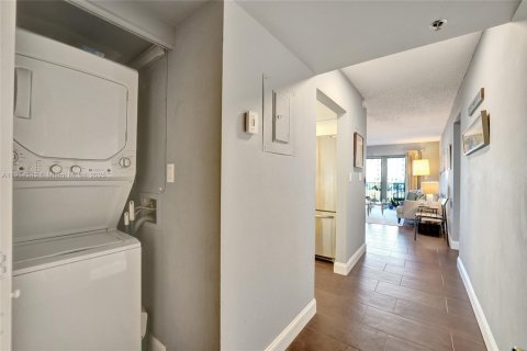 Снять в аренду кондоминиум в Холливуд, Флорида 1 спальня, 80.27м2, № 1969606 - фото 20