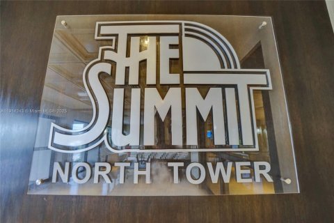 Снять в аренду кондоминиум в Холливуд, Флорида 1 спальня, 80.27м2, № 1969606 - фото 3