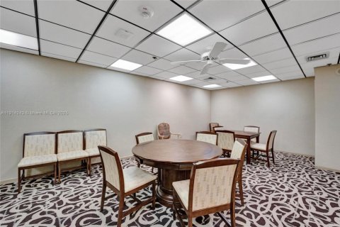 Снять в аренду кондоминиум в Холливуд, Флорида 1 спальня, 80.27м2, № 1969606 - фото 16