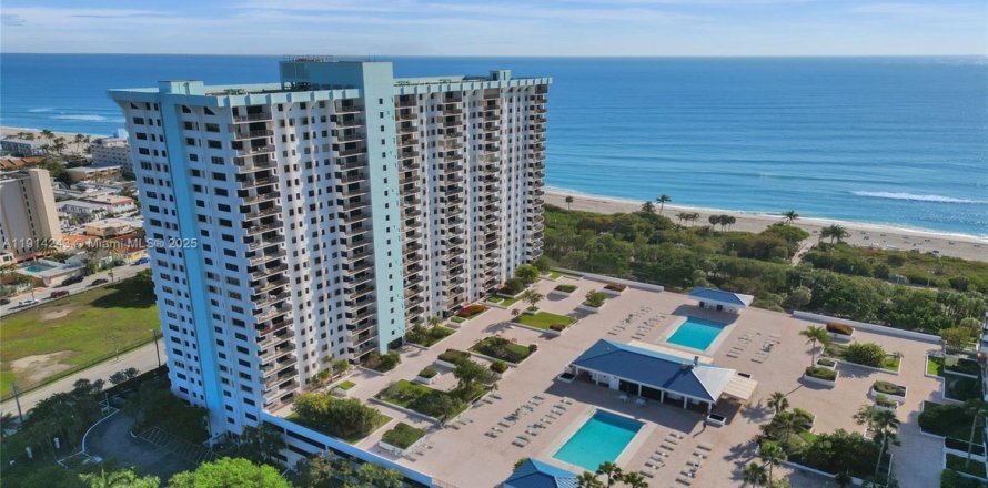 Кондоминиум с 1 спальней в Холливуд, Флорида № 1969606