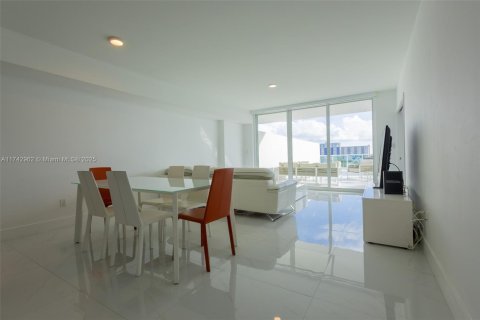 Condominio en venta en Sunny Isles Beach, Florida, 2 dormitorios, 103.4 m2 № 1710241 - foto 5