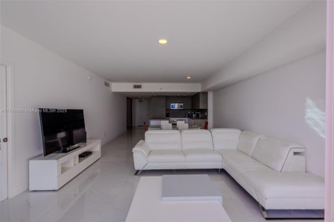 Condominio en venta en Sunny Isles Beach, Florida, 2 dormitorios, 103.4 m2 № 1710241 - foto 16