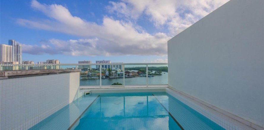 Condominio en Sunny Isles Beach, Florida, 2 dormitorios  № 1710241