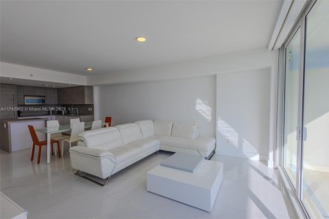 Condominio en venta en Sunny Isles Beach, Florida, 2 dormitorios, 103.4 m2 № 1710241 - foto 18