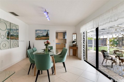 Купить виллу или дом в Майами, Флорида 4 спальни, 234.02м2, № 2023882 - фото 9