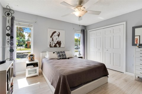 Купить виллу или дом в Майами, Флорида 4 спальни, 234.02м2, № 2023882 - фото 18