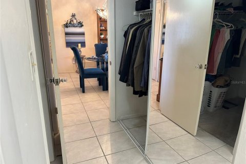 Купить кондоминиум в Венеция, Флорида 5 комнат, 87.33м2, № 2232432 - фото 11