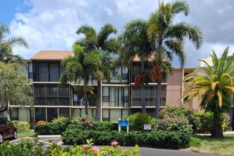 Condo in Venice, Florida, 2 bedrooms № 2232432