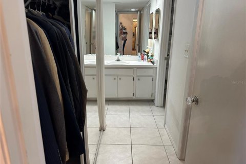 Купить кондоминиум в Венеция, Флорида 5 комнат, 87.33м2, № 2232432 - фото 12
