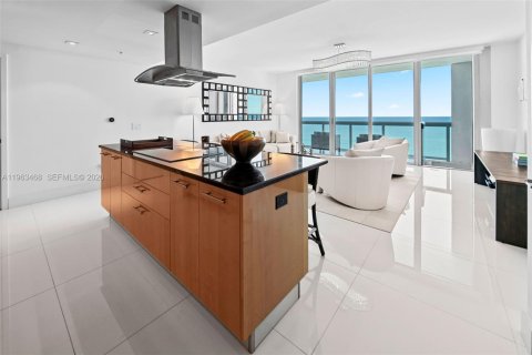 Copropriété à louer à Miami Beach, Floride: 2 chambres, 145.39 m2 № 2026420 - photo 5