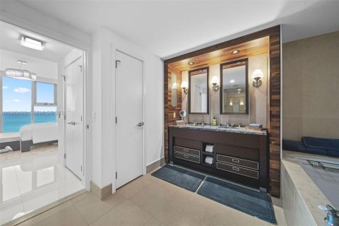 Copropriété à louer à Miami Beach, Floride: 2 chambres, 145.39 m2 № 2026420 - photo 23