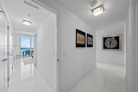 Copropriété à louer à Miami Beach, Floride: 2 chambres, 145.39 m2 № 2026420 - photo 30