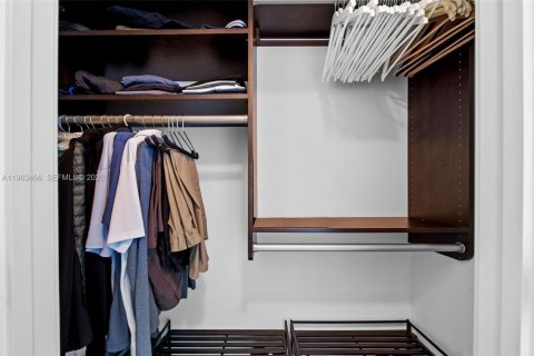 Copropriété à louer à Miami Beach, Floride: 2 chambres, 145.39 m2 № 2026420 - photo 29