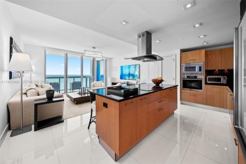 Copropriété à louer à Miami Beach, Floride: 2 chambres, 145.39 m2 № 2026420 - photo 2
