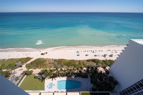 Copropriété à louer à Miami Beach, Floride: 2 chambres, 145.39 m2 № 2026420 - photo 12
