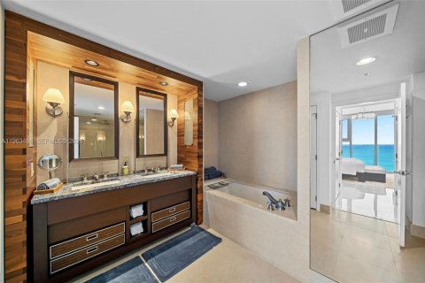 Copropriété à louer à Miami Beach, Floride: 2 chambres, 145.39 m2 № 2026420 - photo 24