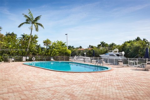 Condominio en alquiler en Coral Gables, Florida, 1 dormitorio, 75.07 m2 № 2031772 - foto 13