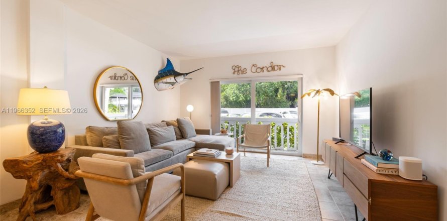 Condominio en Coral Gables, Florida, 1 dormitorio № 2031772
