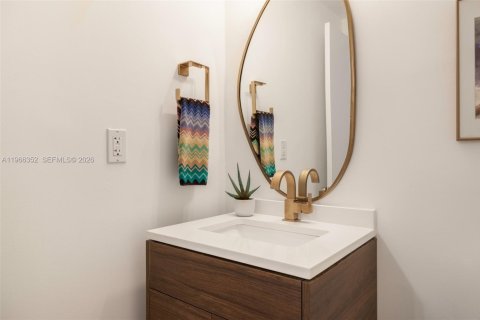 Condominio en alquiler en Coral Gables, Florida, 1 dormitorio, 75.07 m2 № 2031772 - foto 11