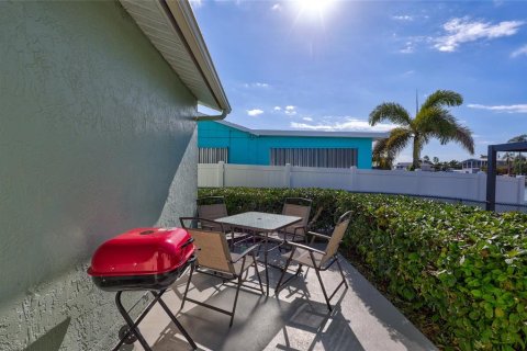 Villa ou maison à louer à Hernando Beach, Floride: 3 chambres, 152.73 m2 № 2414088 - photo 9