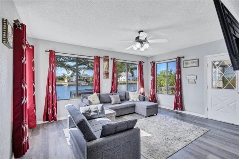 Villa ou maison à louer à Hernando Beach, Floride: 3 chambres, 152.73 m2 № 2414088 - photo 18
