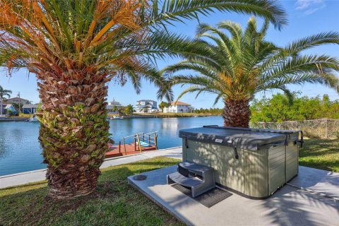Villa ou maison à louer à Hernando Beach, Floride: 3 chambres, 152.73 m2 № 2414088 - photo 12