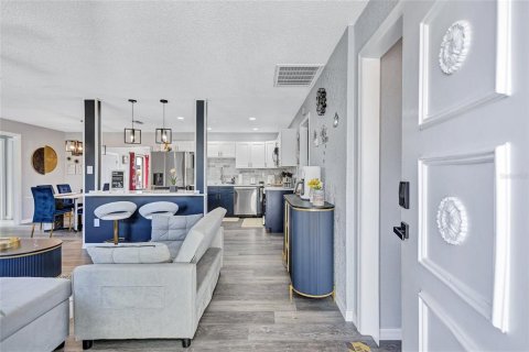 Villa ou maison à louer à Hernando Beach, Floride: 3 chambres, 152.73 m2 № 2414088 - photo 5