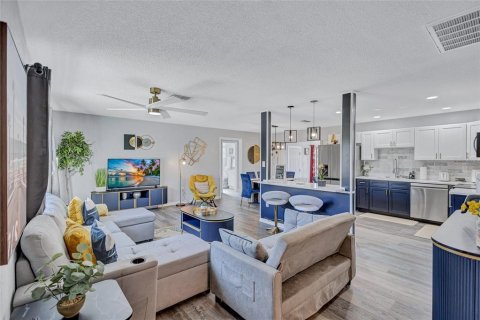 Villa ou maison à louer à Hernando Beach, Floride: 3 chambres, 152.73 m2 № 2414088 - photo 8