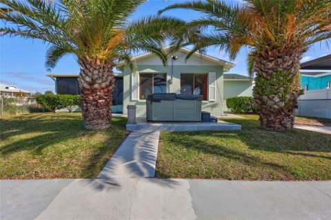 Villa ou maison à louer à Hernando Beach, Floride: 3 chambres, 152.73 m2 № 2414088 - photo 14