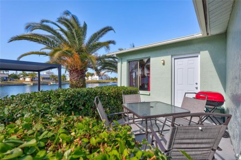 Villa ou maison à louer à Hernando Beach, Floride: 3 chambres, 152.73 m2 № 2414088 - photo 10