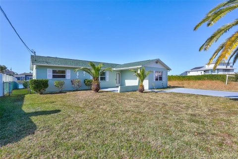 Villa ou maison à louer à Hernando Beach, Floride: 3 chambres, 152.73 m2 № 2414088 - photo 3