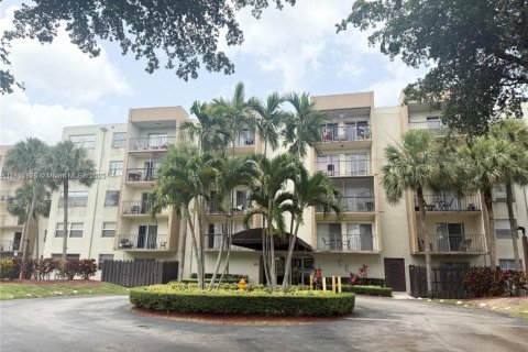 Condo in Miami, Florida, 1 bedroom  № 1958669 - photo 7