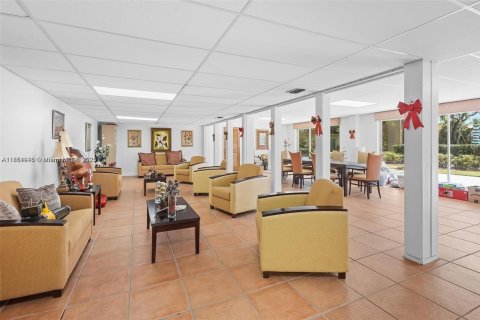 Condo in Miami, Florida, 1 bedroom  № 1958669 - photo 25